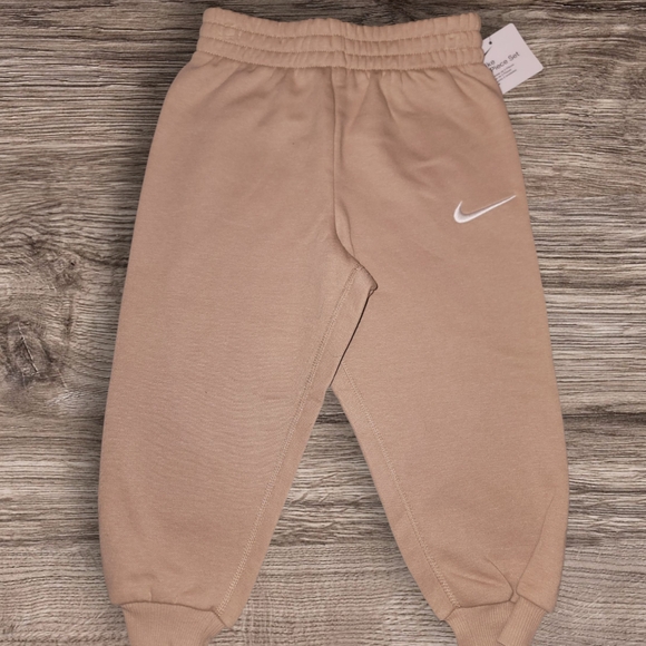 Nike Kids Beige Sweatpants - Picture 1 of 2